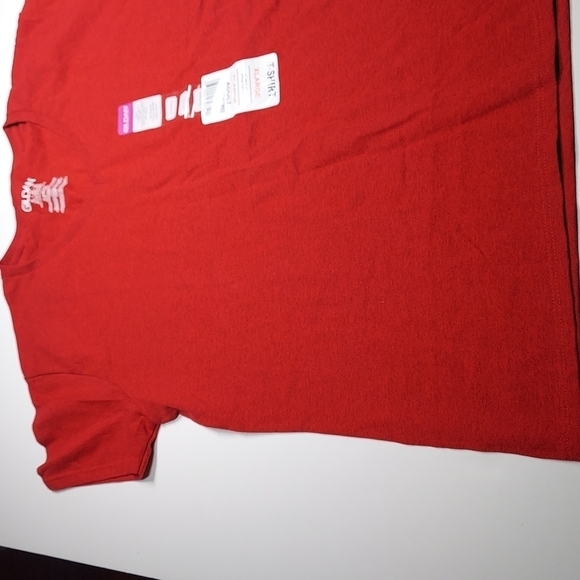 Gildan Women's V-Neck Tee  NWT Size XL - Picture 3 of 8